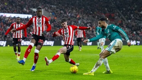 高尔夫世界排名更新：康纳斯跃至30位，威利普斯列106，希尔降至160位